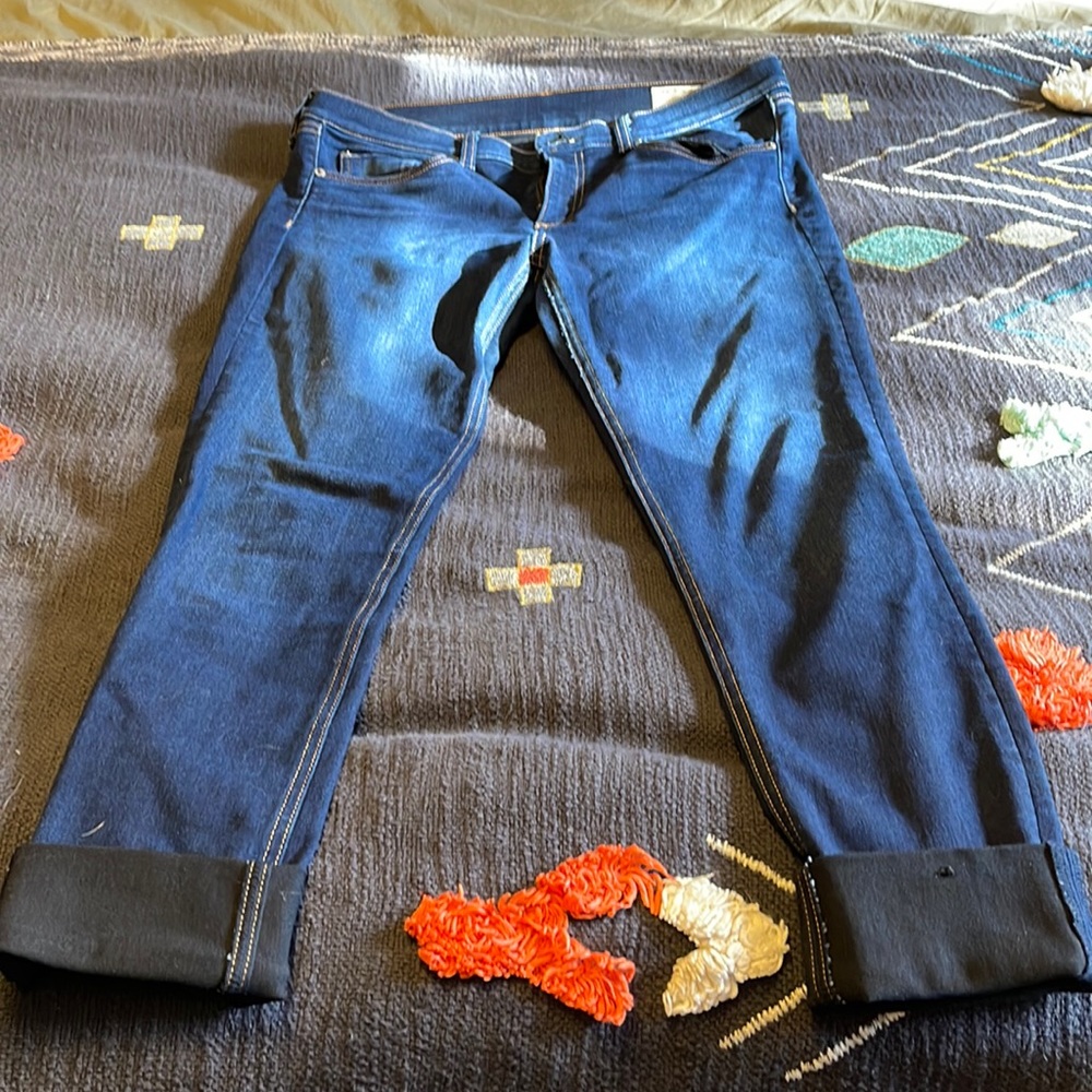 Rag & Bone: the skinny denim jeans. Size 32.